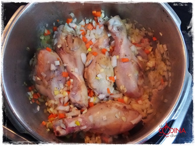 muslos de pollo a la coca-cola con patatas gajo