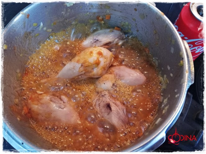 muslos de pollo a la coca-cola con patatas gajo