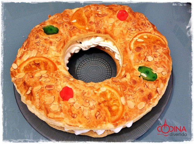 roscon de reyes de hojaldre con nata
