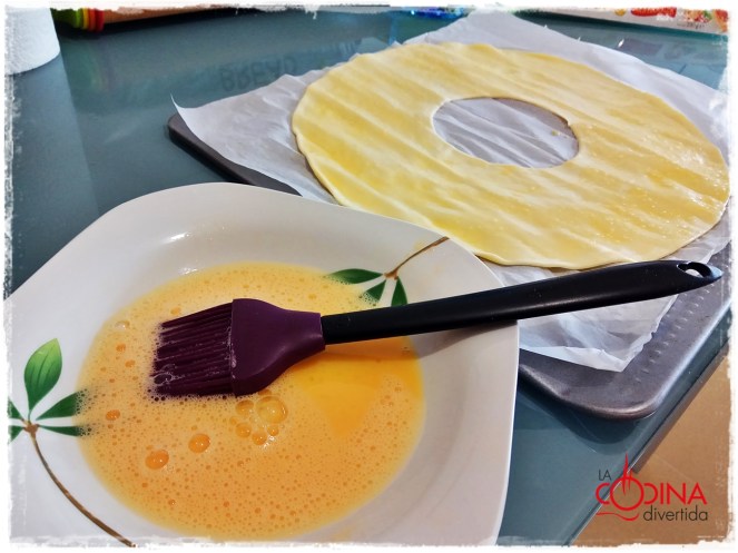 roscon de reyes de hojaldre con nata