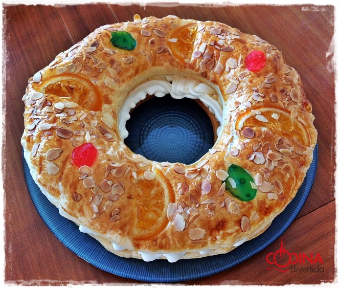 roscon de reyes de hojaldre con nata