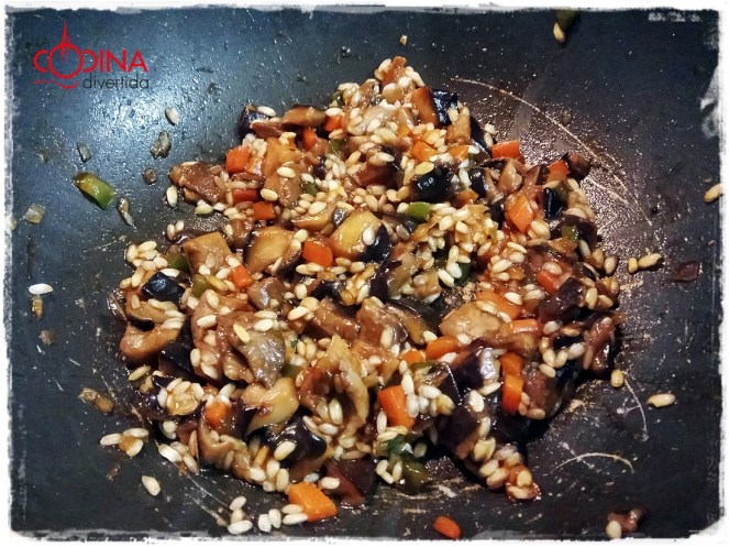 arroz con setas y salsa de soja
