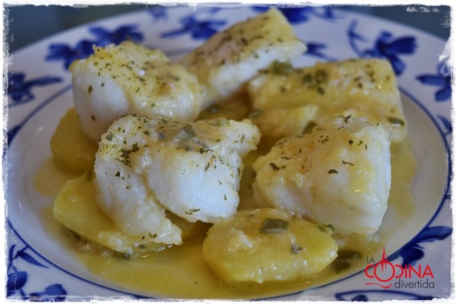 rosada en salsa con patatas