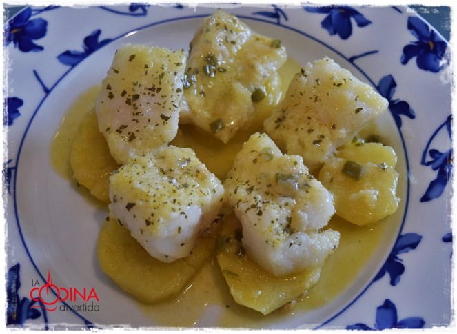 rosada en salsa con patatas