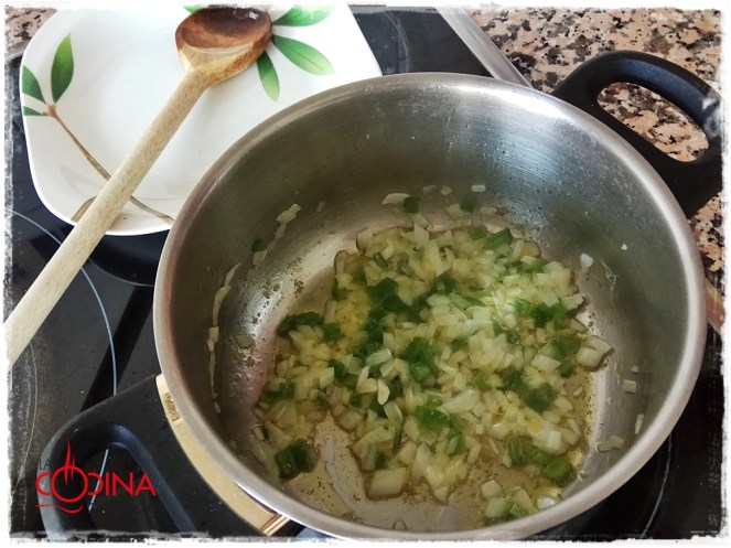 rosada en salsa con patatas