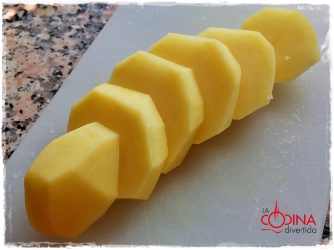 rosada en salsa con patatas