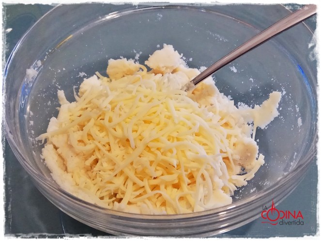 arepas rellenas de queso y lacón