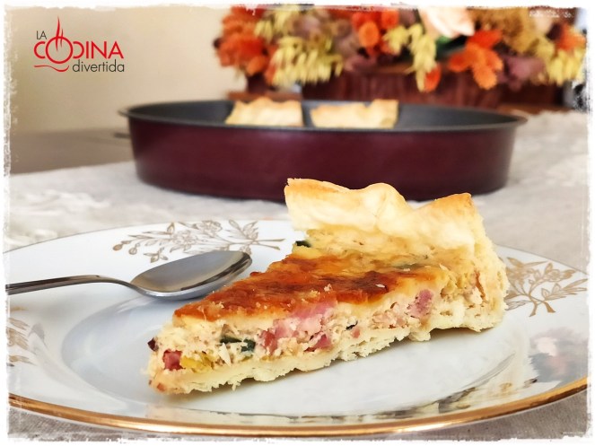 quiché de hojaldre con calabacín y bacon