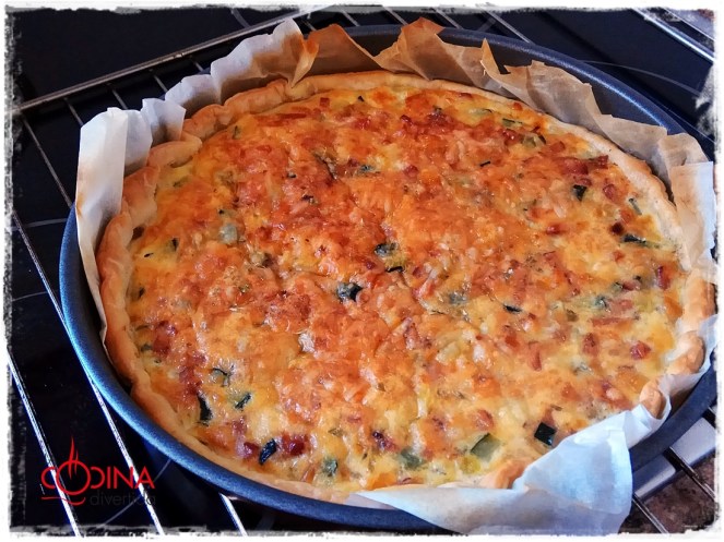 quiché de hojaldre con calabacín y bacon
