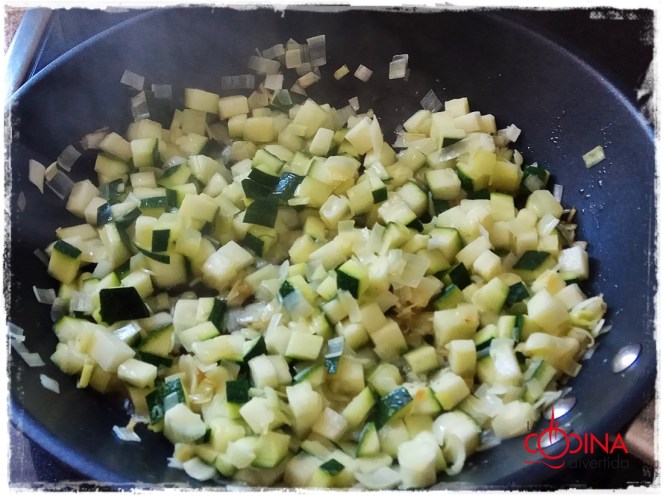 quiché de hojaldre con calabacín y bacon