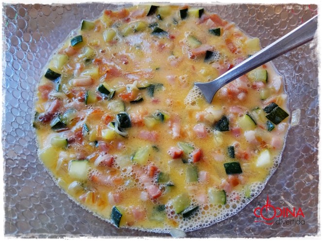 quiché de hojaldre con calabacín y bacon