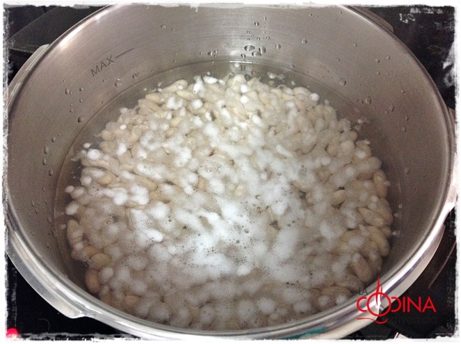 alubias viudas con piparras