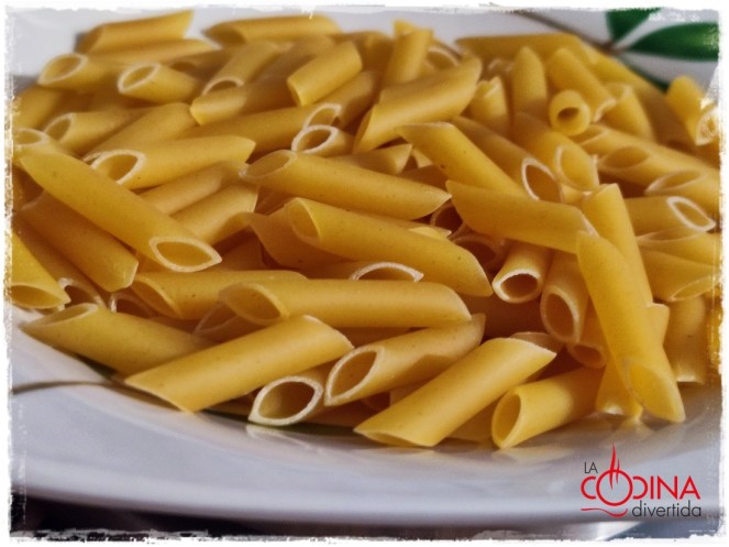 macarrones con carbonara de pastrami