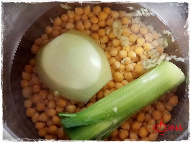 potaje de garbanzos con kale