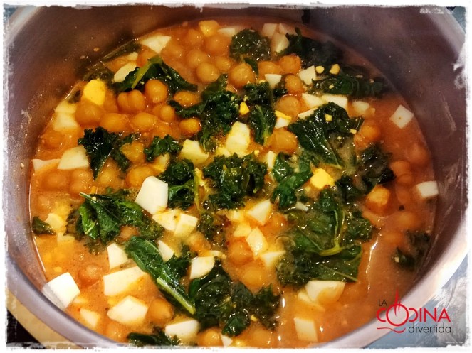 potaje de garbanzos con kale
