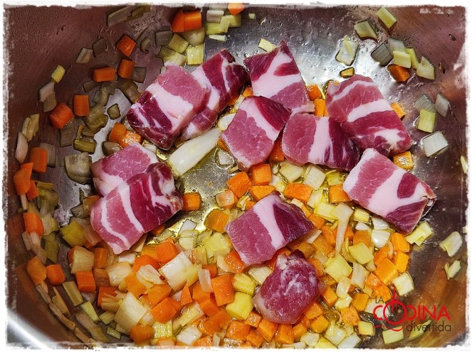 garbanzos con panceta curada